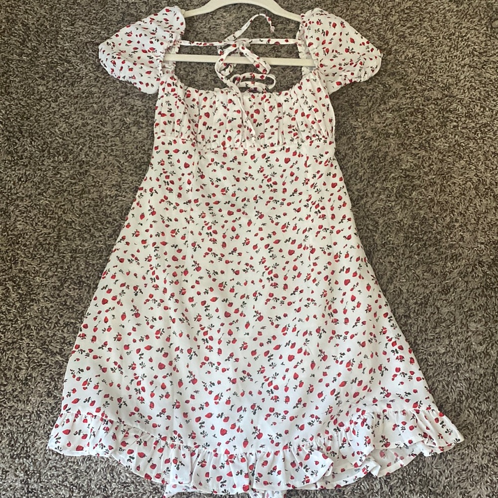 White dainty floral dress size XS